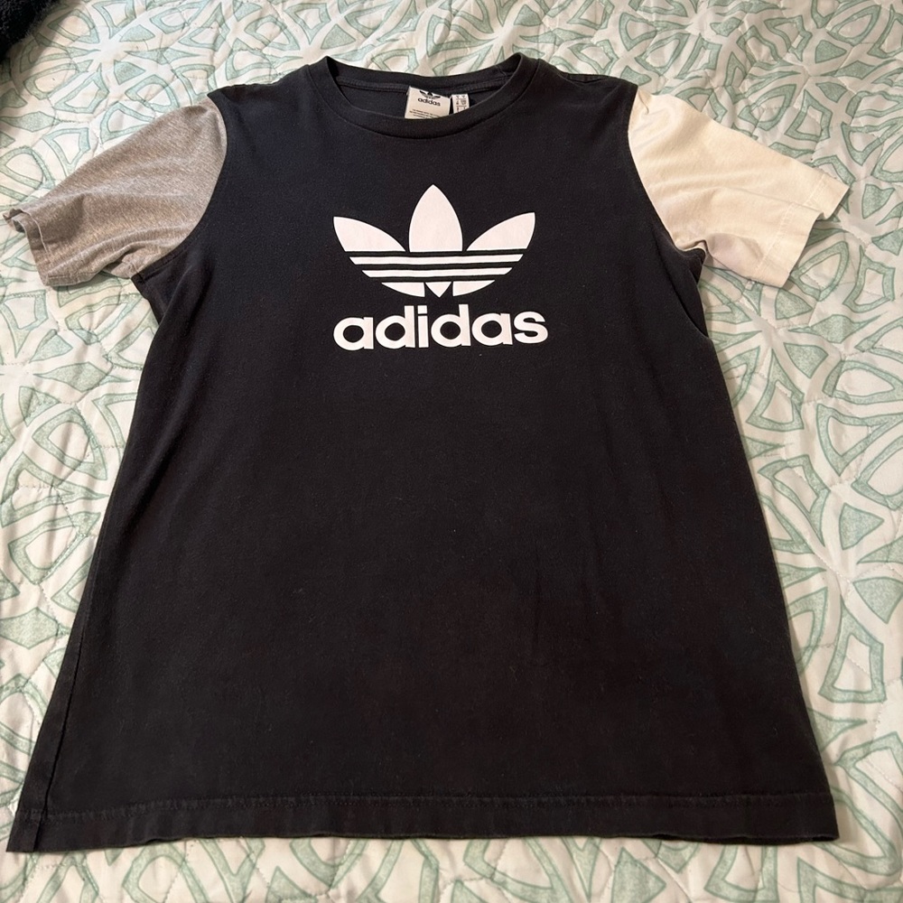 Adidas T-Shirt